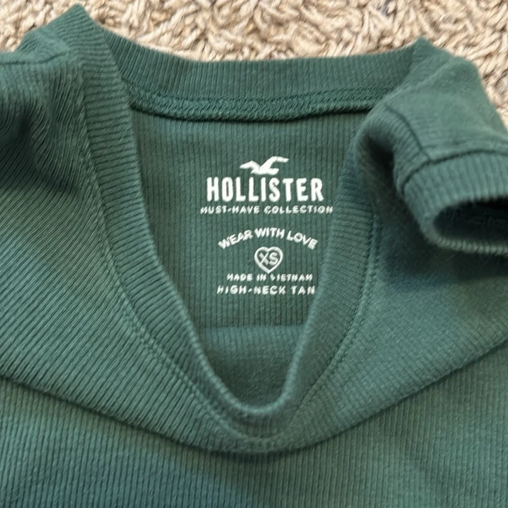 Women’s Hollister lot of 4 must have crop tank tops sz XS green blue purple - Picture 5 of 5